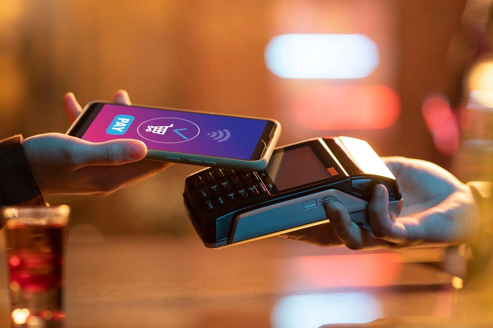 digital-banking-solutions-img